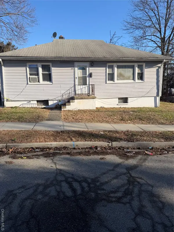 29 E Castle AVE, Spring Valley, NY 10977