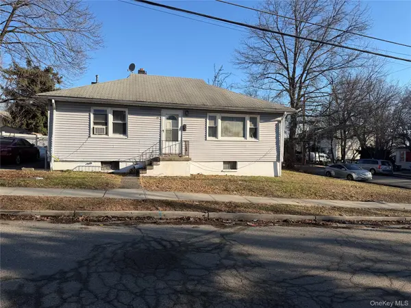 29 E Castle AVE, Spring Valley, NY 10977