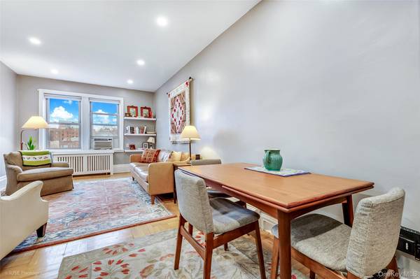 4842 44th ST #5H, Woodside, NY 11377