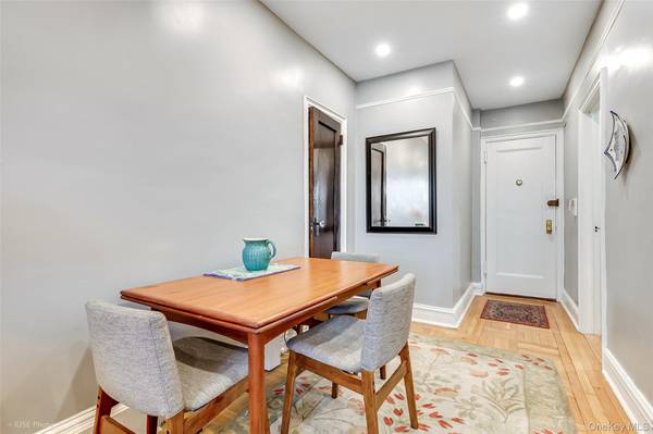 4842 44th ST #5H, Woodside, NY 11377
