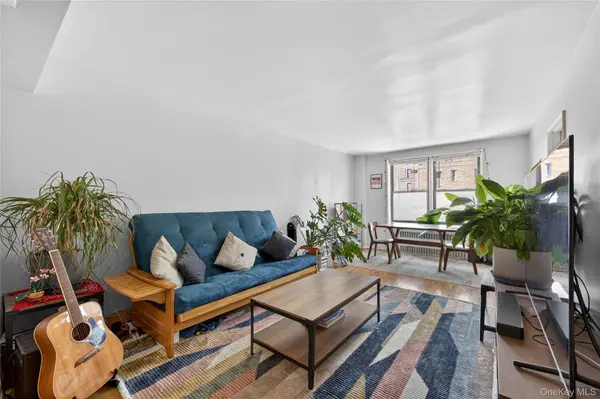 8385 116th ST #4L, Kew Gardens, NY 11418