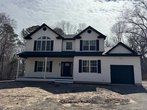 2384 A N/C Walnut AVE, Ronkonkoma, NY 11779