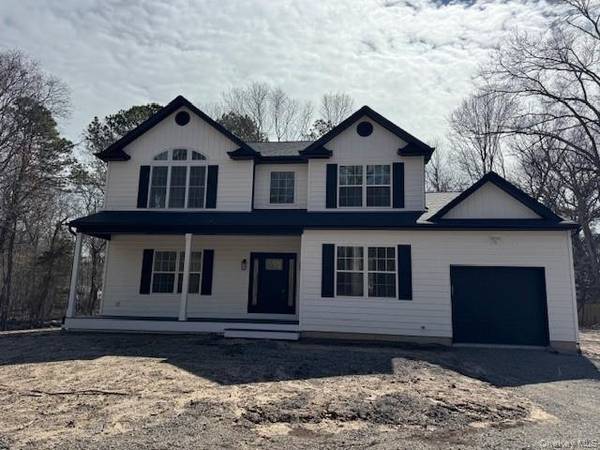 2384 A N/C Walnut AVE, Ronkonkoma, NY 11779