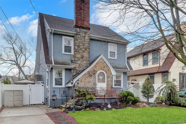 2889 Arnold AVE, Oceanside, NY 11572