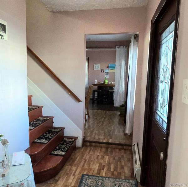 2 Sportsmans AVE, Freeport, NY 11520