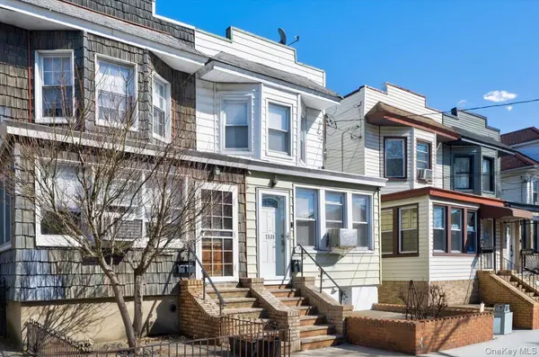 7535 60th PL, Glendale, NY 11385