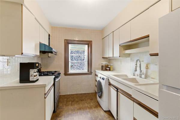 56-20 217th ST, Bayside, NY 11364