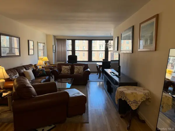 209-39 23 Ave #4K, Bayside, NY 11360
