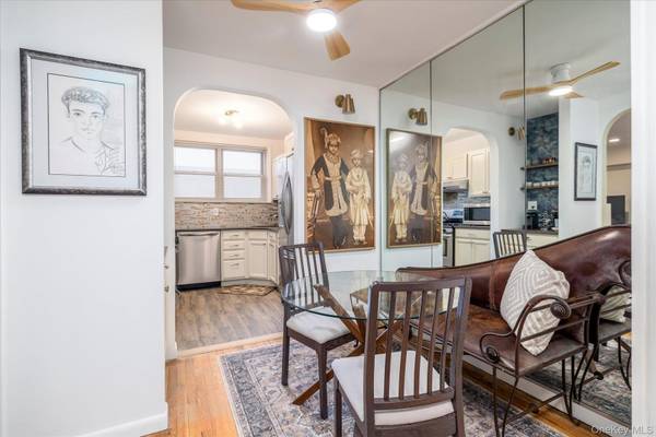 2 Fowler AVE #211, Lynbrook, NY 11563