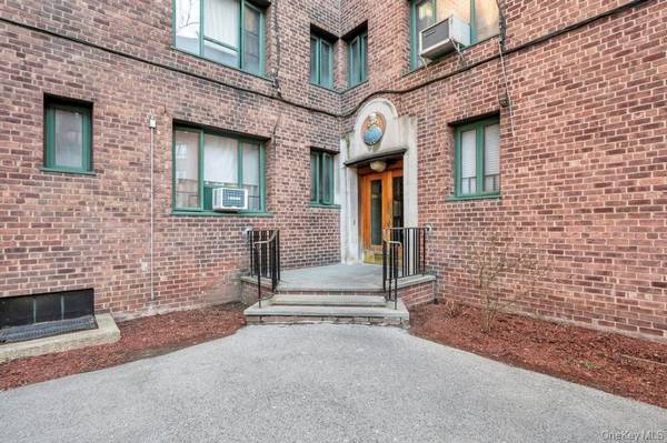 1690 Metropolitan AVE #1E, Bronx, NY 10462