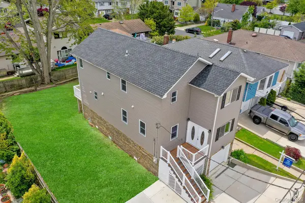 1010 California PL, Island Park, NY 11558