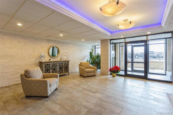 740 E Broadway #4D, Long Beach, NY 11561