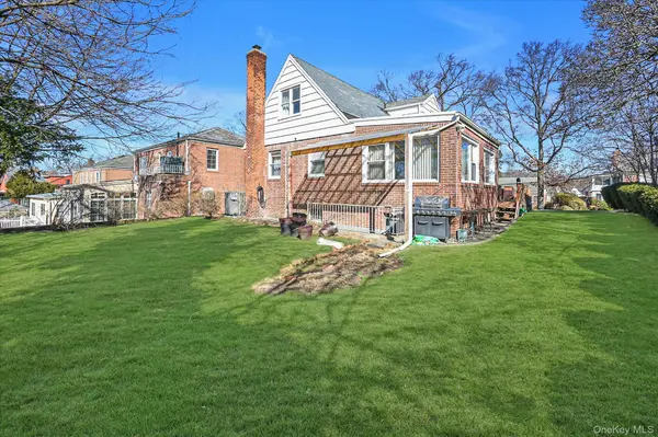 18432 Cambridge RD, Jamaica Estates, NY 11432