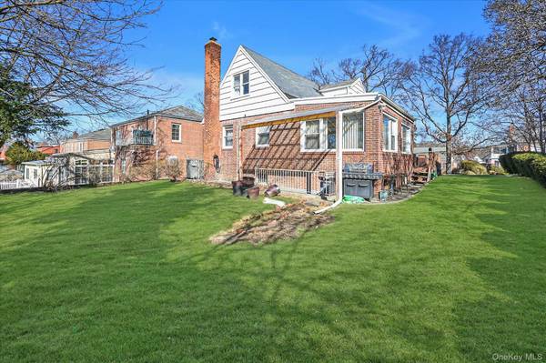 18432 Cambridge RD, Jamaica Estates, NY 11432