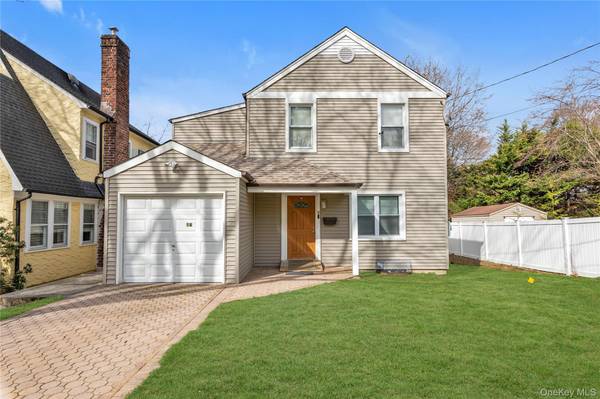 16 Fairfield AVE, Port Washington, NY 11050