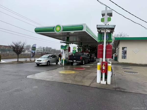367 Sunrise HWY, West Babylon, NY 11704