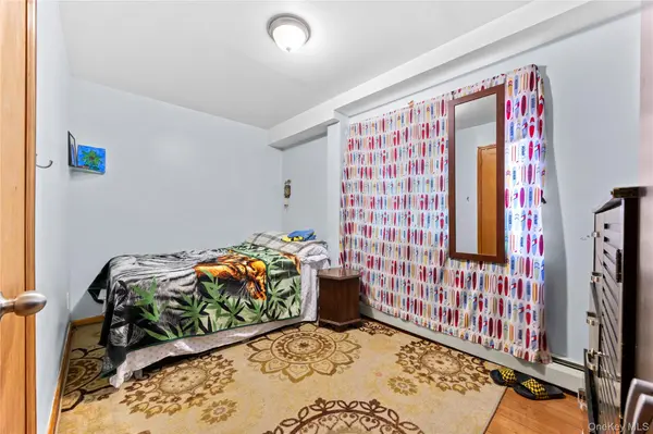 13006 58th RD, Flushing, NY 11355