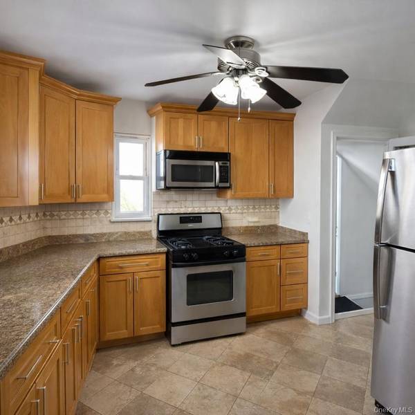 7321 182nd ST, Fresh Meadows, NY 11366