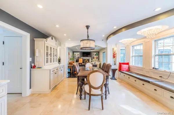 26 Birchdale LN, Port Washington, NY 11050