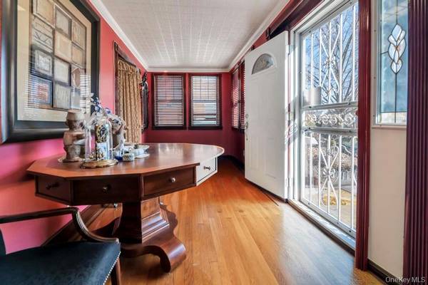 8420 Charlecote RDG, Jamaica, NY 11432
