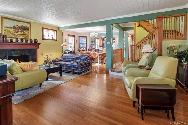 8420 Charlecote RDG, Jamaica, NY 11432