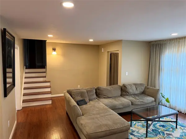 21 Crescent PL, Monroe, NY 10950