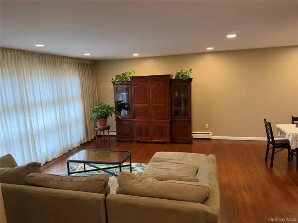 21 Crescent PL, Monroe, NY 10950