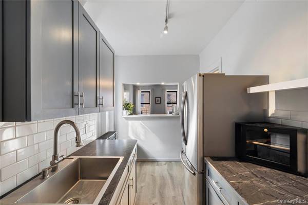 2199 Holland AVE #5P, Bronx, NY 10462