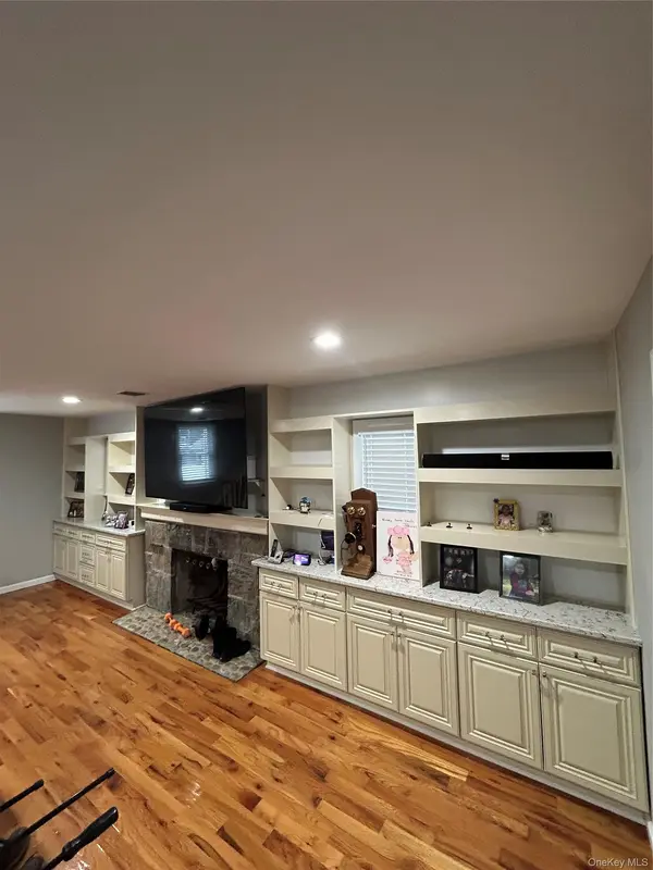 869 De Mott AVE, Baldwin, NY 11510