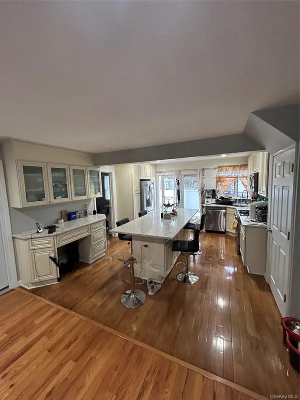 869 De Mott AVE, Baldwin, NY 11510