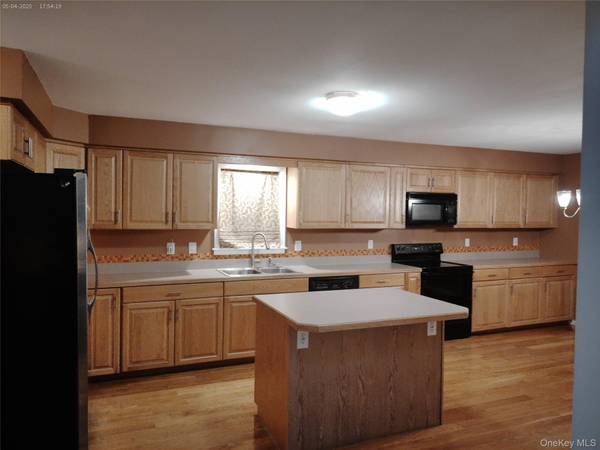 44 Lester LN, Bethel, NY 12786