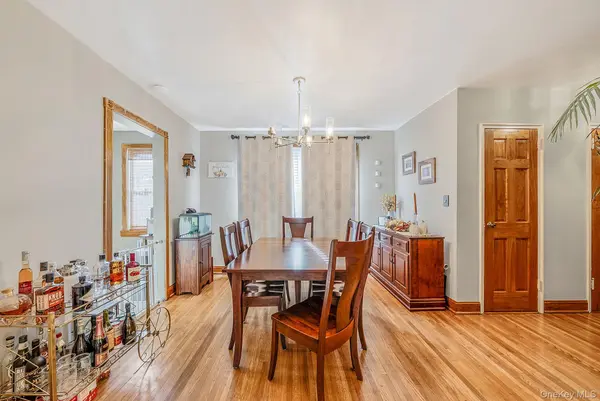 16 Edwards ST #3G, Roslyn Heights, NY 11577