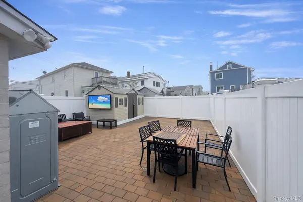 611 West RD, Broad Channel, NY 11693