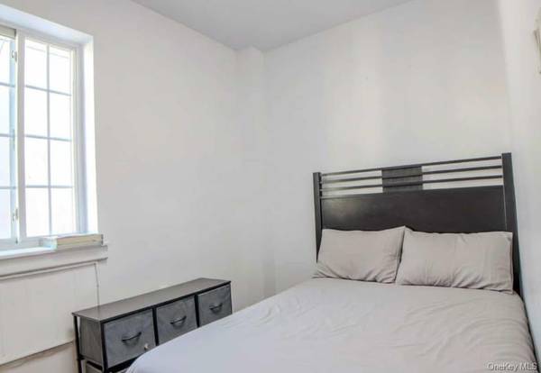 89-27 172nd ST, Jamaica, NY 11432