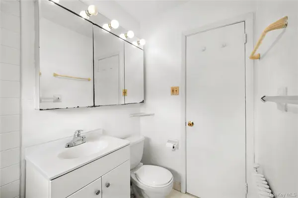 215-12 47th #2D-12, Bayside, NY 11361