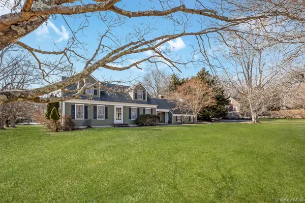 43 Farm RD, Wading River, NY 11792