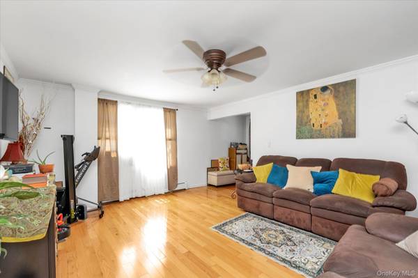 103 Oakley AVE, Elmont, NY 11003