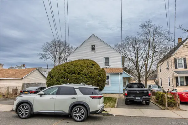34 Mervin ST, Inwood, NY 11096