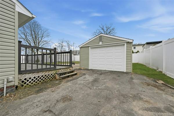 135 Cumberbach ST, Wyandanch, NY 11798