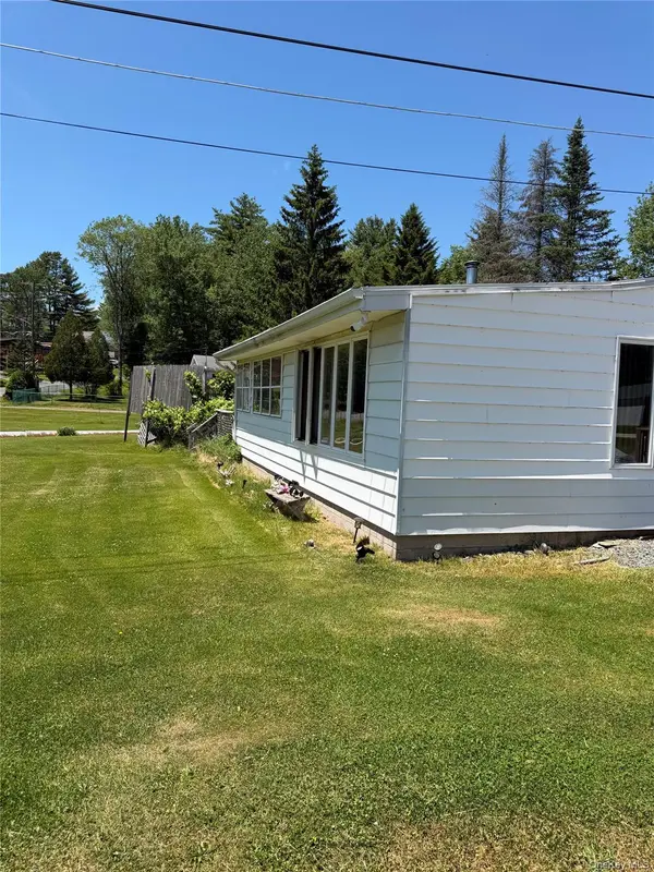 3 Cooper DR, Kauneonga Lake, NY 12720