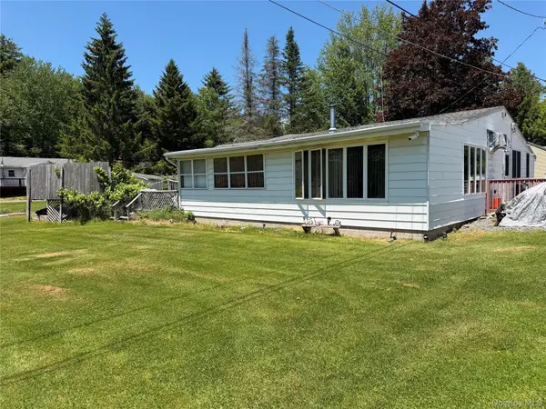 3 Cooper DR, Kauneonga Lake, NY 12720
