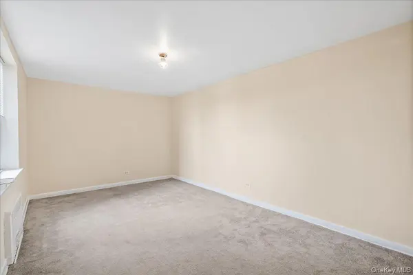 8450 169th ST #306, Jamaica, NY 11432