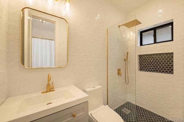 1173 E 43rd ST, Brooklyn, NY 11210