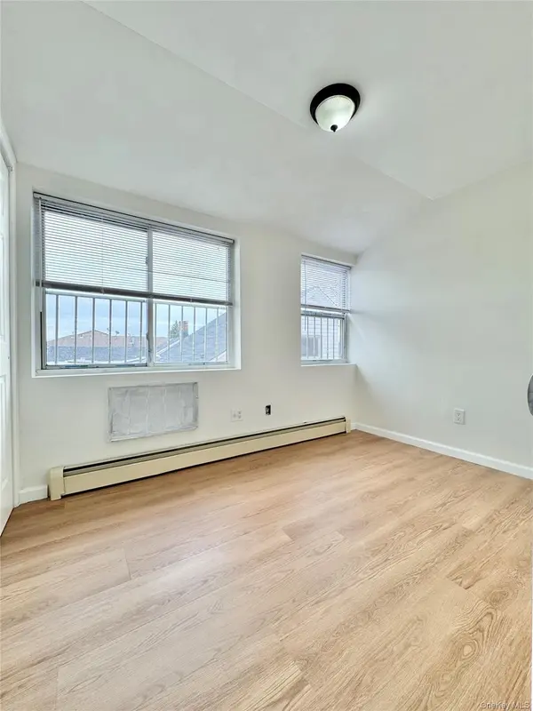 57-39 Mazeau ST #3rd Fl, Maspeth, NY 11378