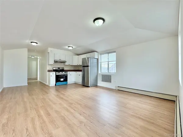 57-39 Mazeau ST #3rd Fl, Maspeth, NY 11378