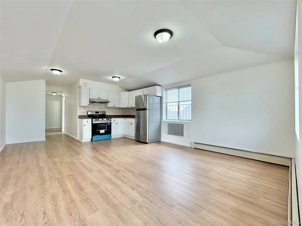 57-39 Mazeau ST #3rd Fl, Maspeth, NY 11378