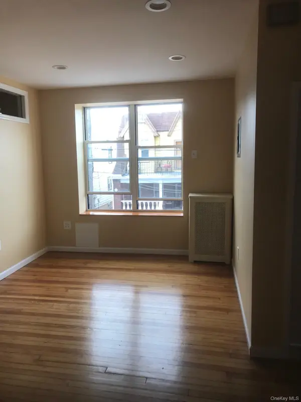 6769 78th ST, Middle Village, NY 11379