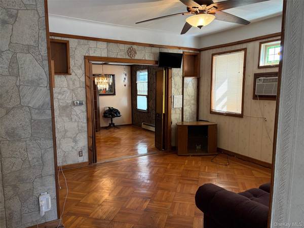 9535 94th ST, Ozone Park, NY 11416