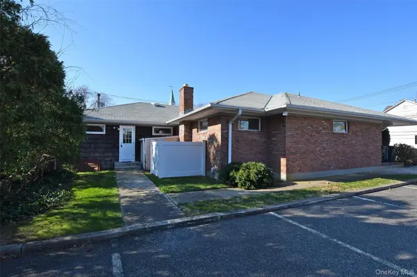 193A Blue Point AVE, Blue Point, NY 11715
