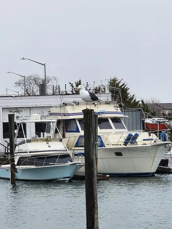 377 Woodcleft AVE, Freeport, NY 11520